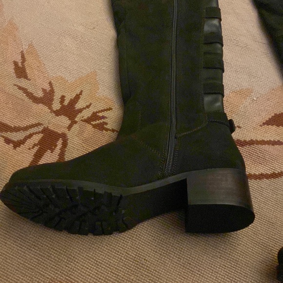 Knee high boots - Picture 4 of 8